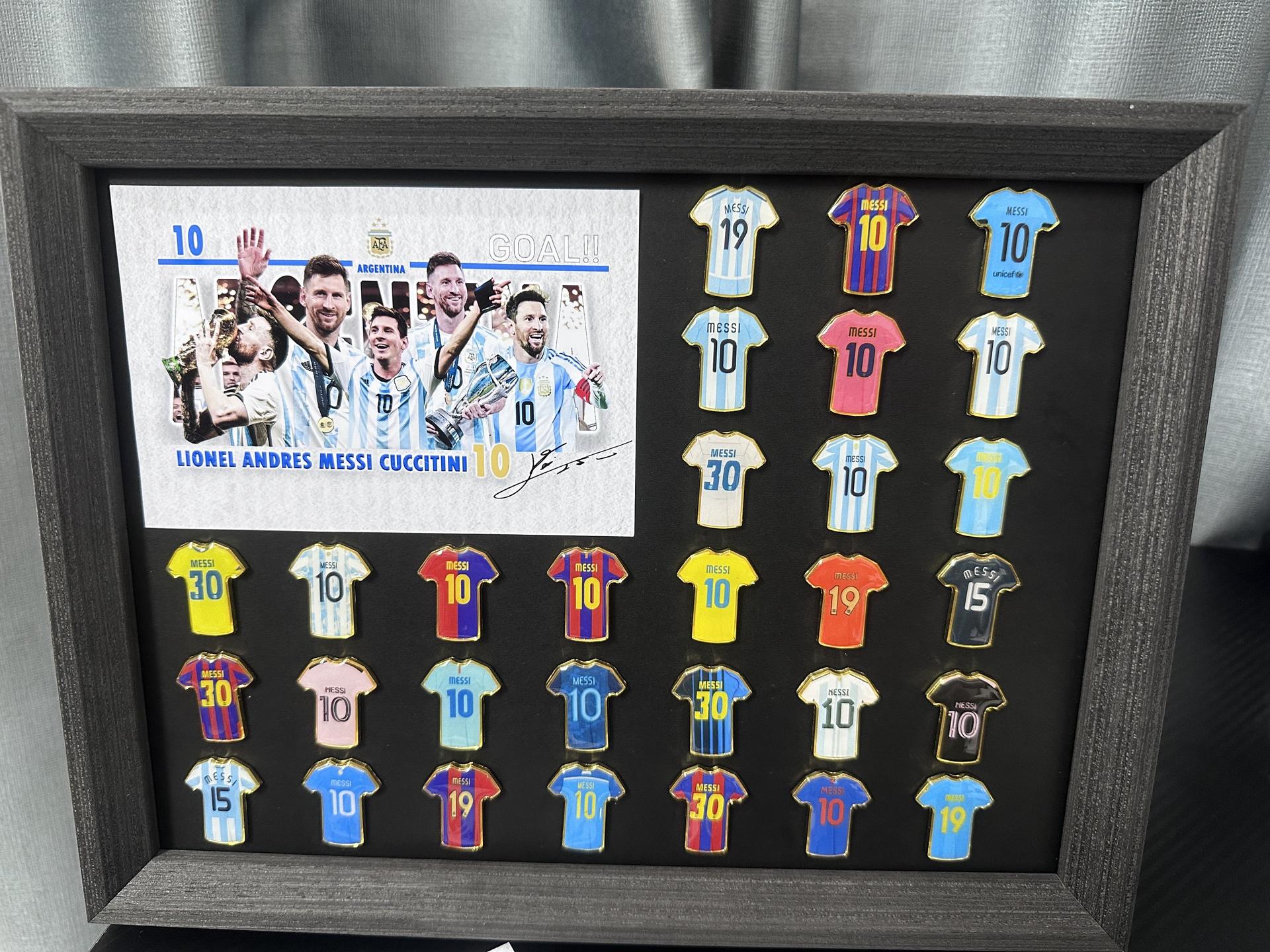 Soccer Star DIY Photo Album Set | 30/20 Player Jersey Enamel Pins + Printed Cards + Album | Build Your Own Football Legend Collection - FIFA Hype Shop