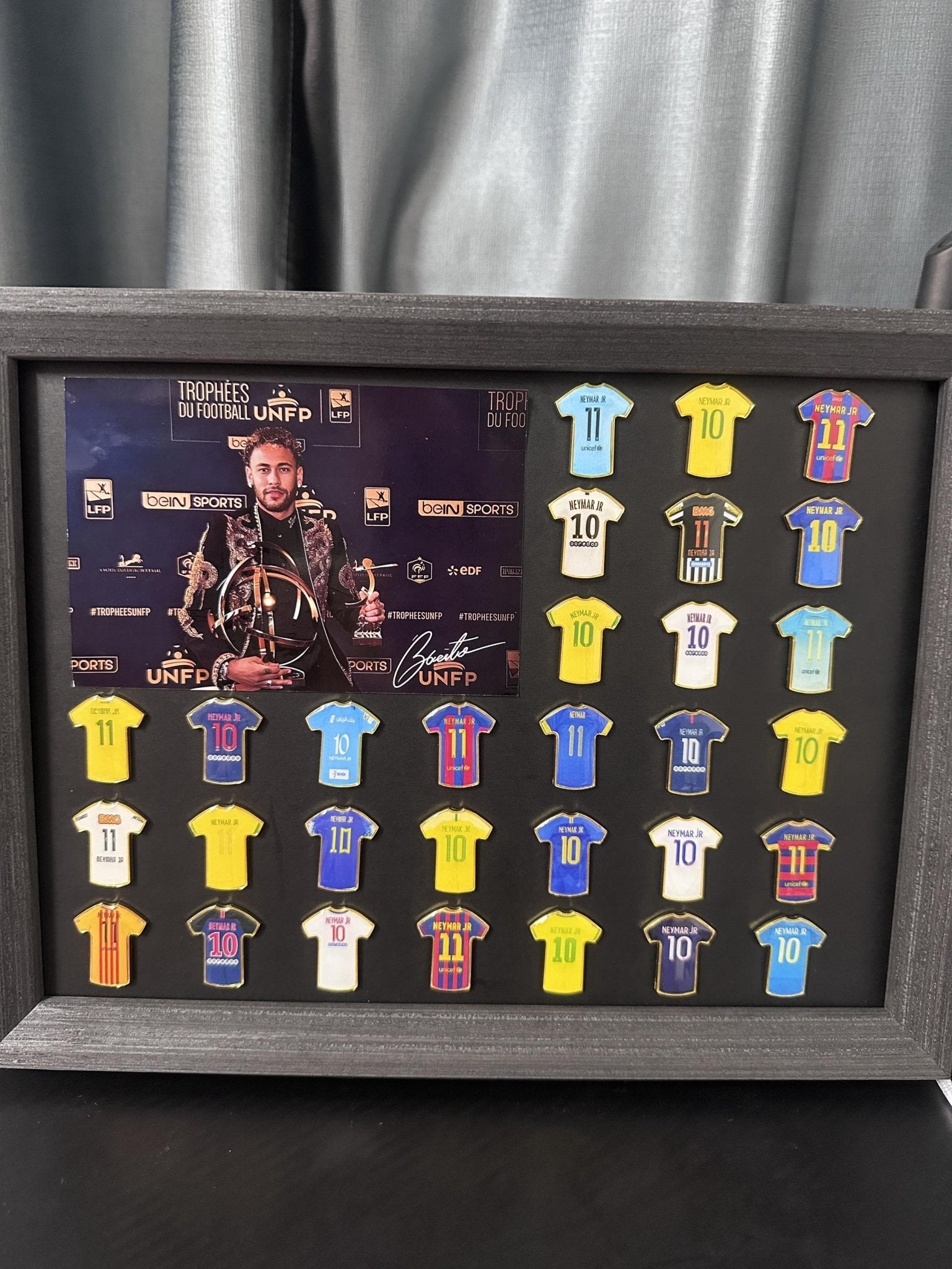 Soccer Star DIY Photo Album Set | 30/20 Player Jersey Enamel Pins + Printed Cards + Album | Build Your Own Football Legend Collection - FIFA Hype Shop